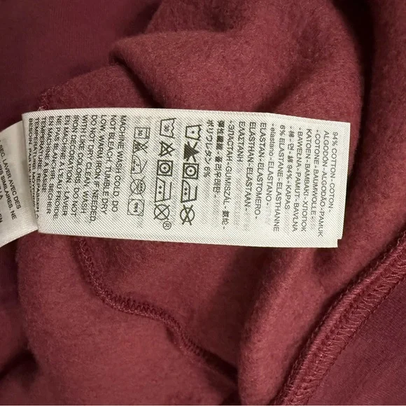 Levi’s Patchwork Bandana Graphic Crewneck Print Sweatshirt Burgundy XL NWT - Picture 5 of 6